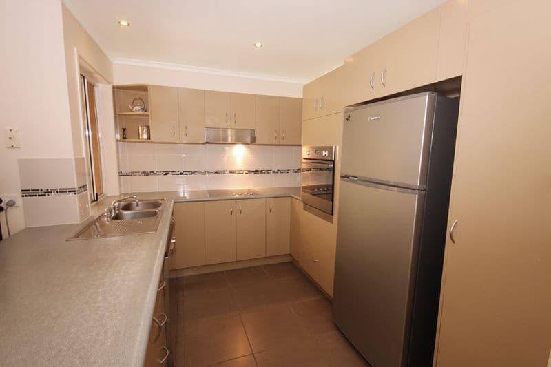 27 Daintree Close, KULUIN QLD 4558, Kuluin - Thumbnail 3