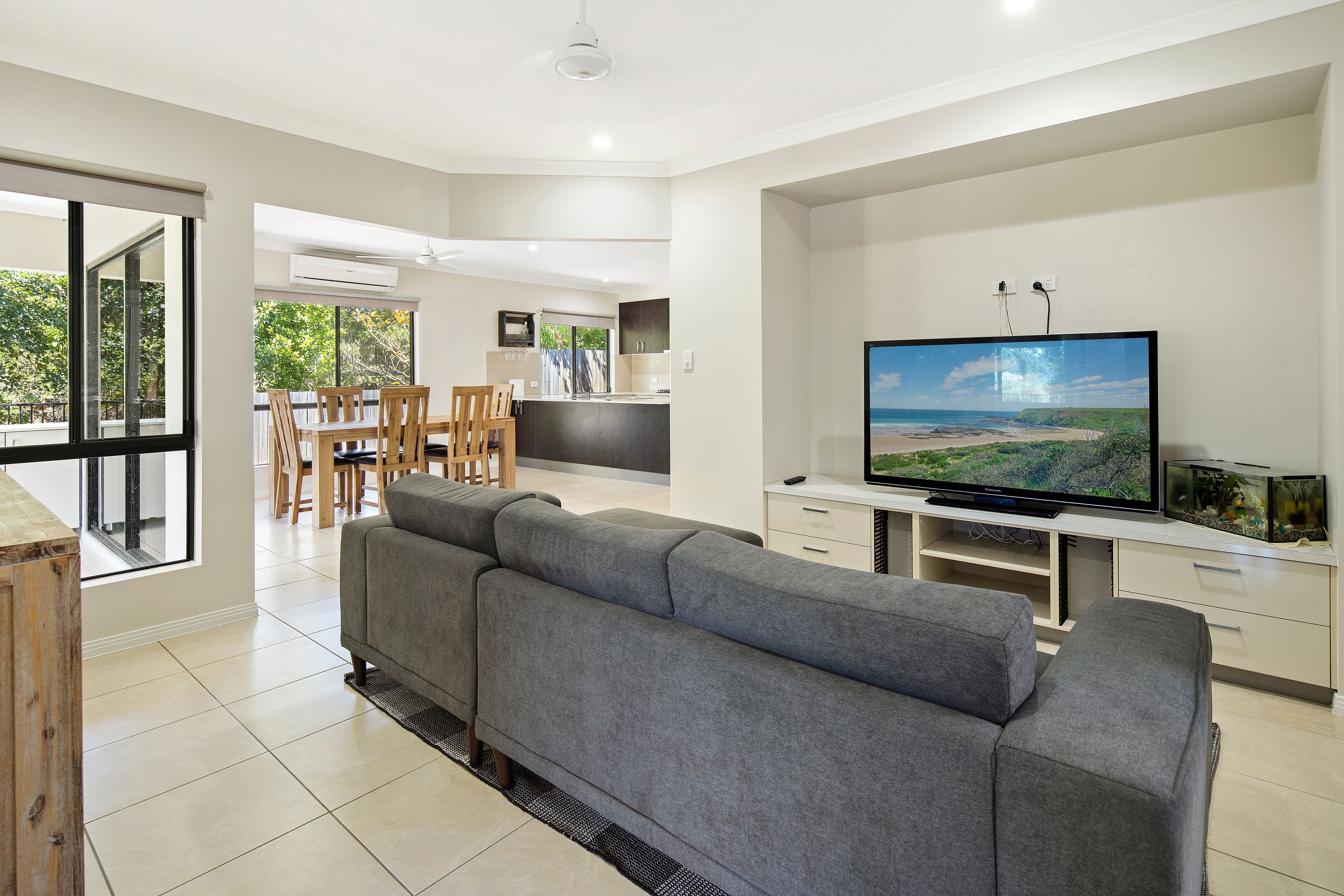 27 Twin Creek Court, Cannonvale QLD 4802, Cannonvale - Thumbnail 2