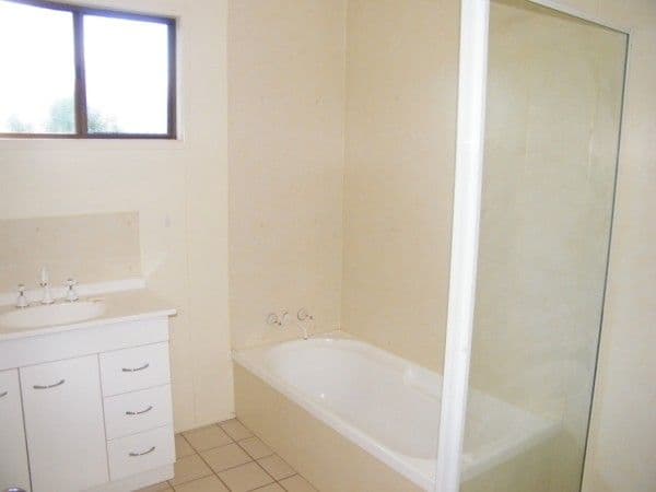 37 Zeller Street, CHINCHILLA QLD 4413, Chinchilla - Thumbnail 4