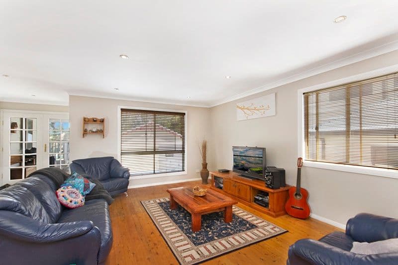 42 Mirreen Avenue, Davistown - Thumbnail 2