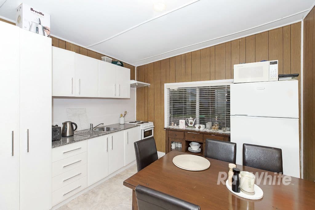 17 Brougham Avenue, Fennell Bay - Thumbnail 2