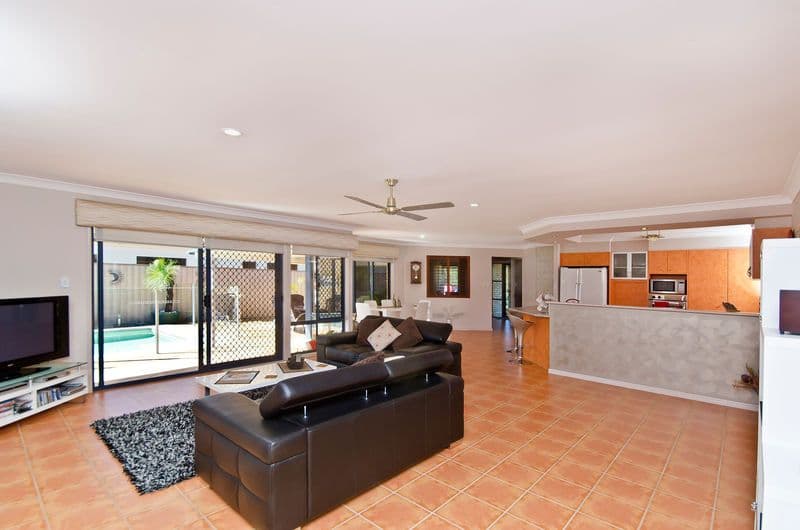 21 Baekea Drive, ELANORA QLD 4221, Elanora - Thumbnail 5