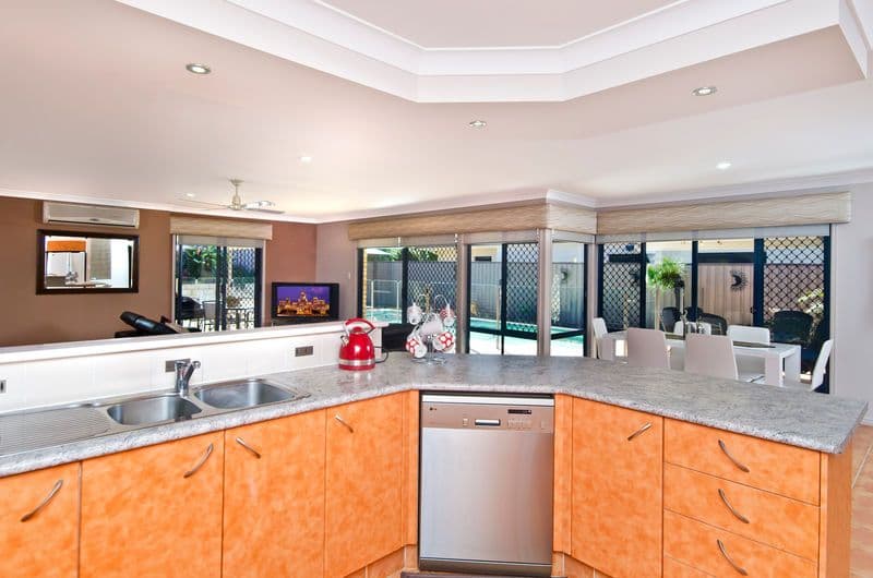 21 Baekea Drive, ELANORA QLD 4221, Elanora - Thumbnail 6