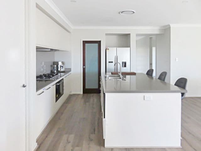 18 Paddy Circuit, Ormeau QLD 4208, Ormeau - Thumbnail 2