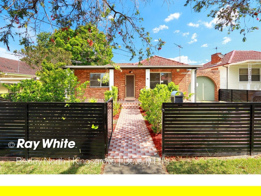 19 Wilbur Street, Greenacre - Image 1