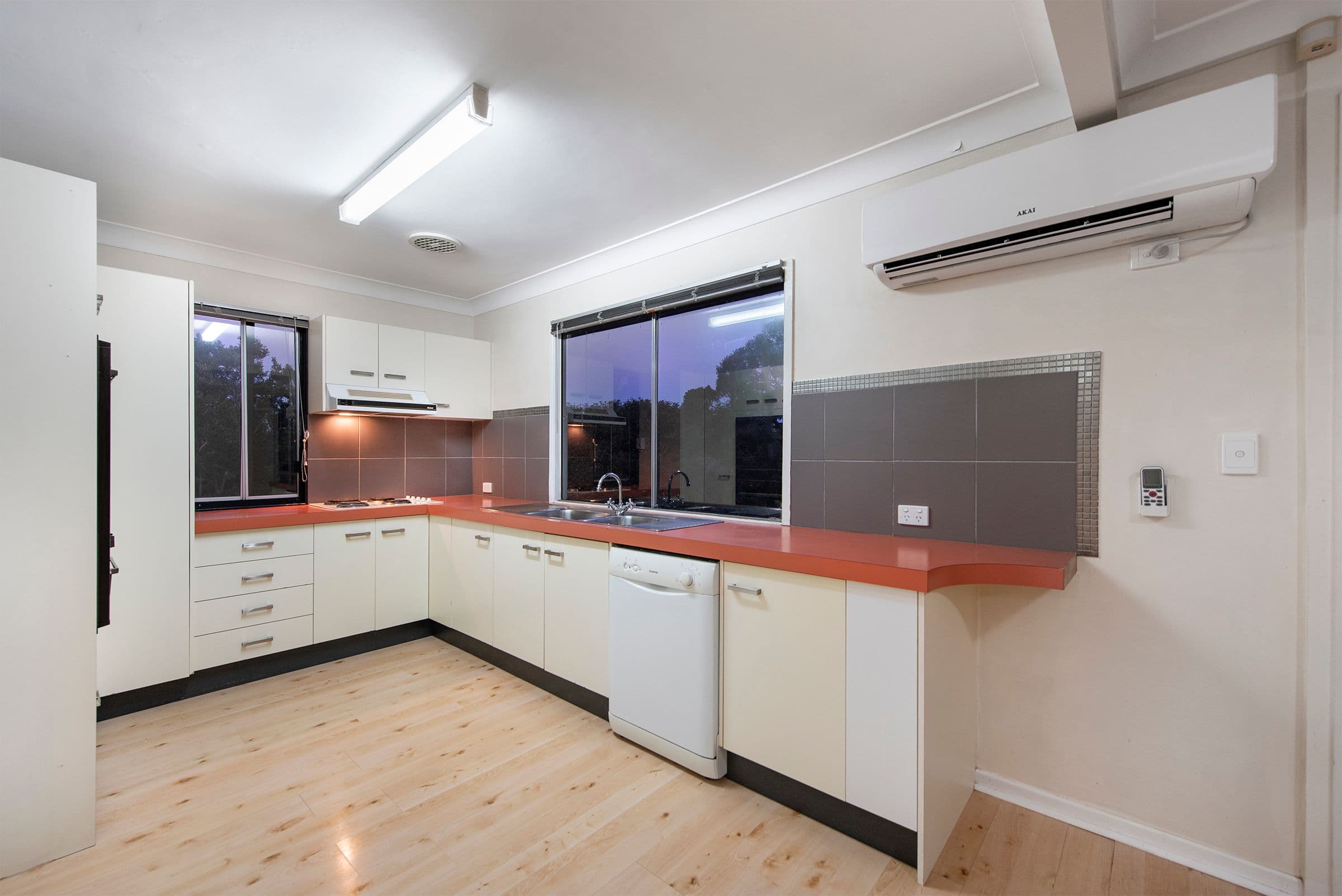 49 Camelia Avenue, Logan Central QLD 4114, Logan Central - Thumbnail 5