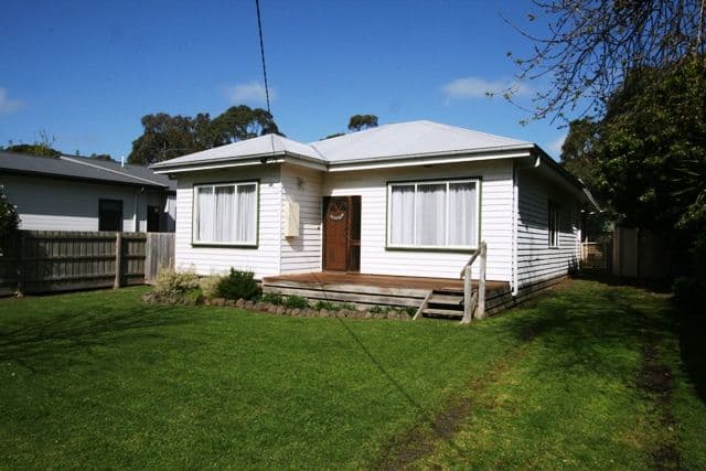 17 Outlook Drive, COWES VIC 3922, Cowes - Image 1