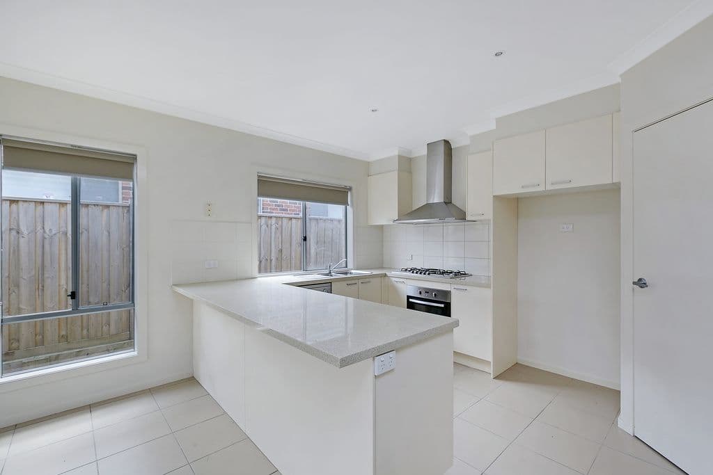 11 Allessi Avenue, Epping VIC 3076, Epping - Thumbnail 2