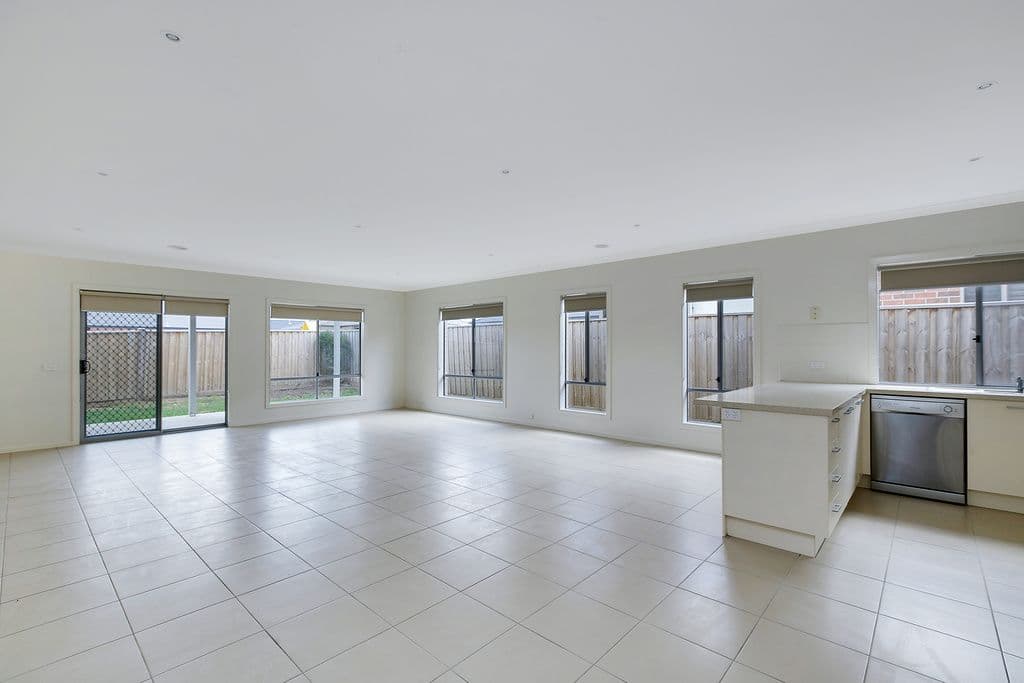 11 Allessi Avenue, Epping VIC 3076, Epping - Thumbnail 4