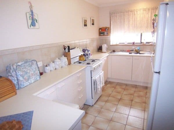 2 Luscombe Avenue, CARRUM DOWNS VIC 3201, Carrum Downs - Thumbnail 2