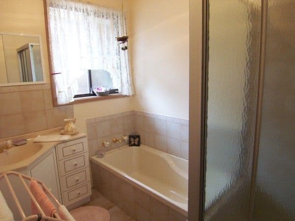 2 Luscombe Avenue, CARRUM DOWNS VIC 3201, Carrum Downs - Thumbnail 4