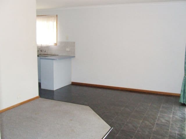 4 Amsterdam Street, Craigmore SA 5114, Craigmore - Thumbnail 3