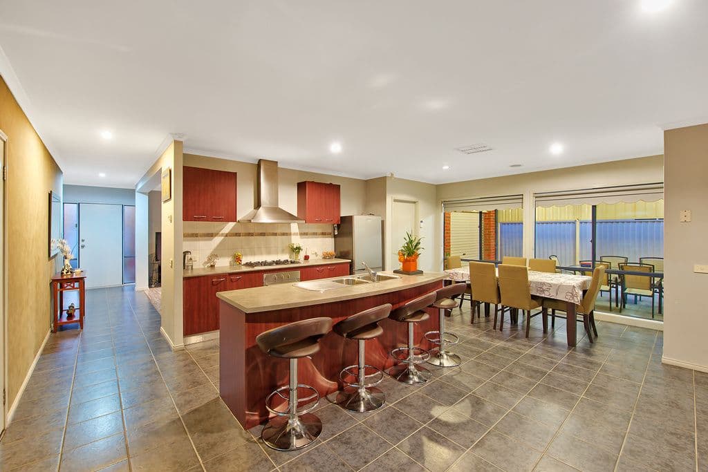 18 Waterlily Drive, Epping VIC 3076, Epping - Thumbnail 3