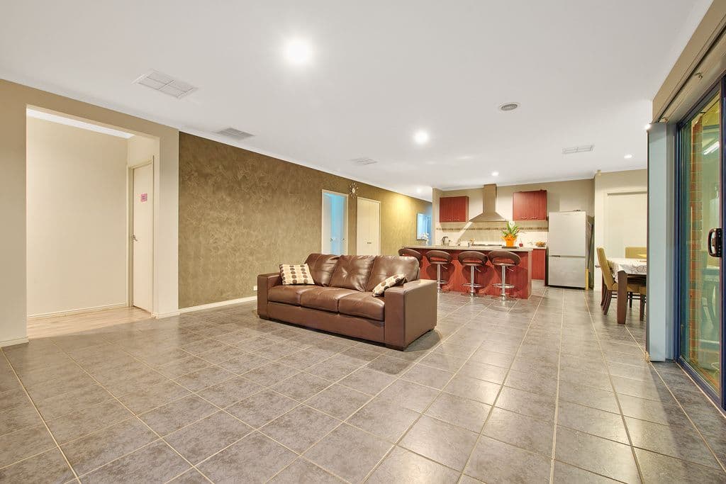 18 Waterlily Drive, Epping VIC 3076, Epping - Thumbnail 4