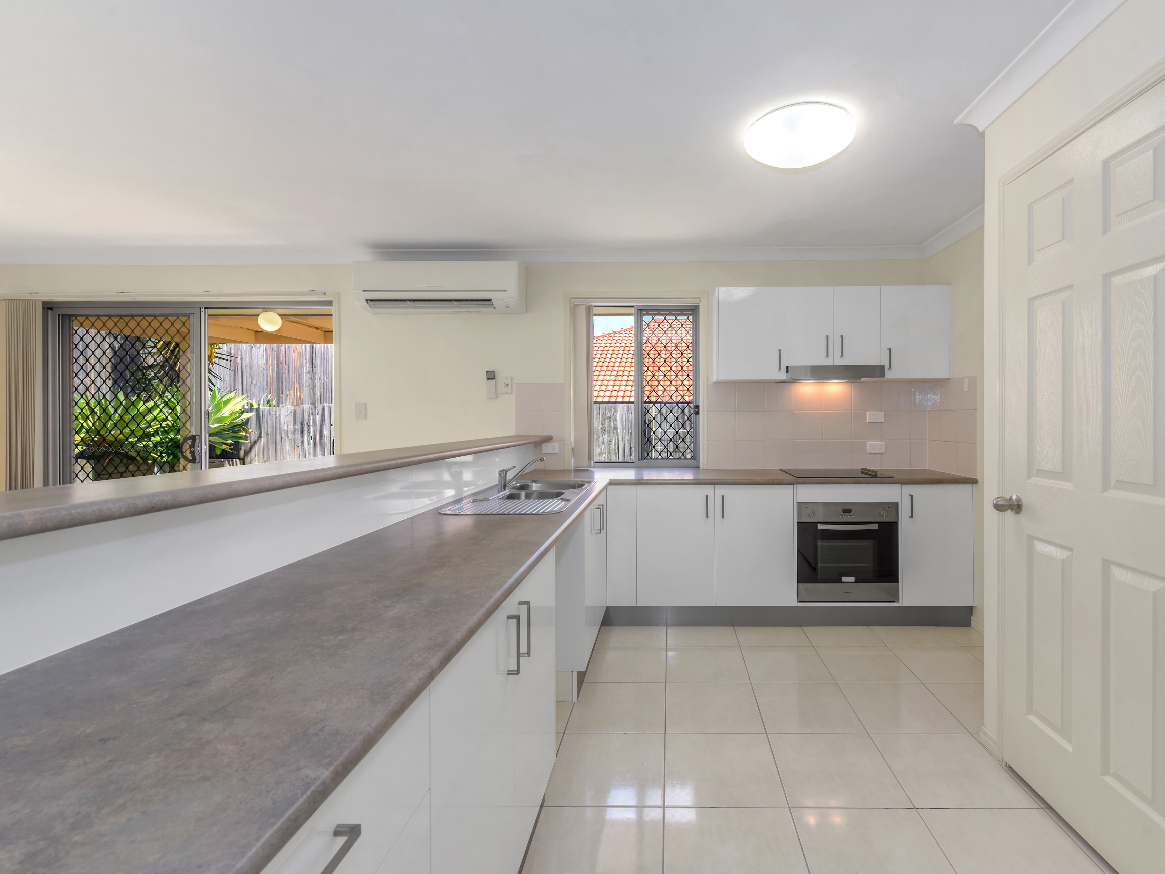 3 Lenton Place, Calamvale QLD 4116, Calamvale - Thumbnail 2