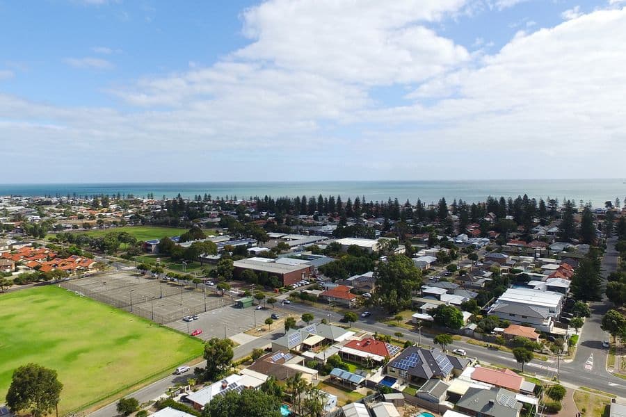 8 Griffiths Street, Henley Beach SA 5022, Henley Beach - Thumbnail 5