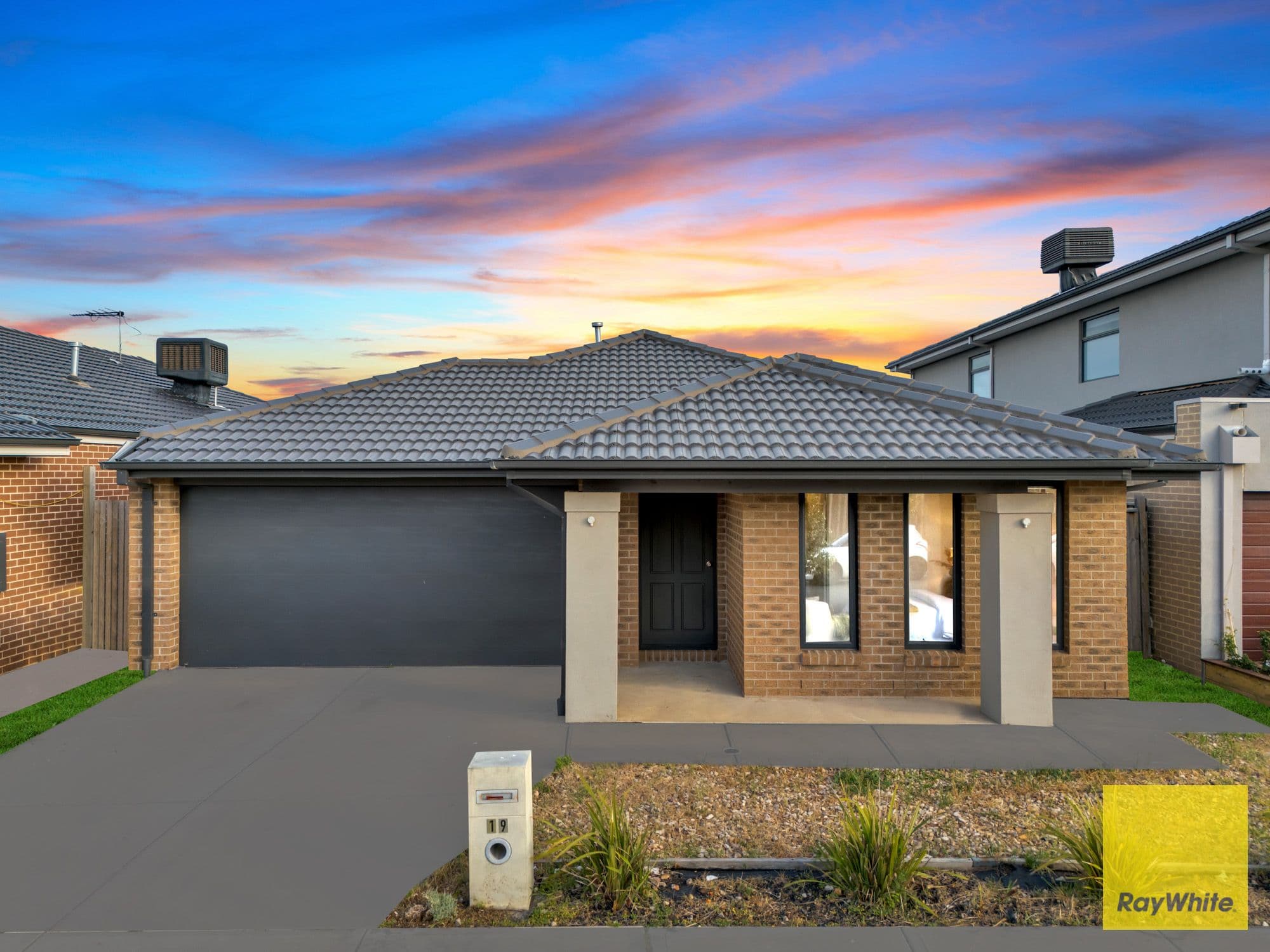 19 Mitcham Street, Truganina VIC 3029, Truganina - Thumbnail 2