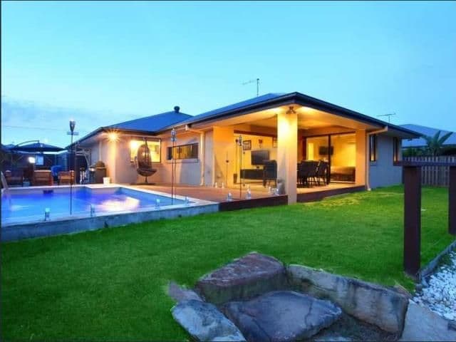 Modern Comfort With Investment Appeal, Mesa Circuit - Image 1