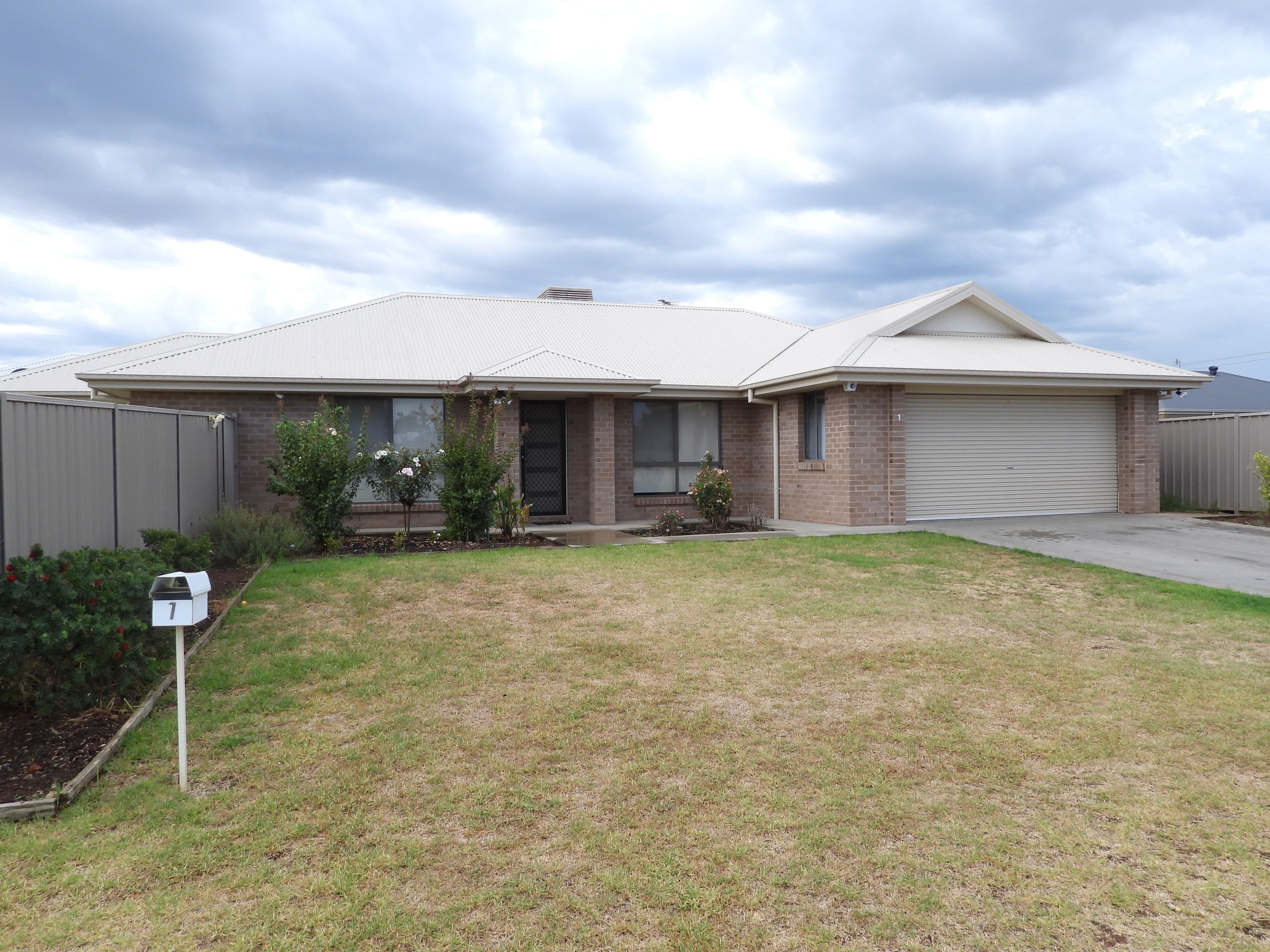 1 Pastega Place, Griffith NSW 2680, Griffith - Image 1