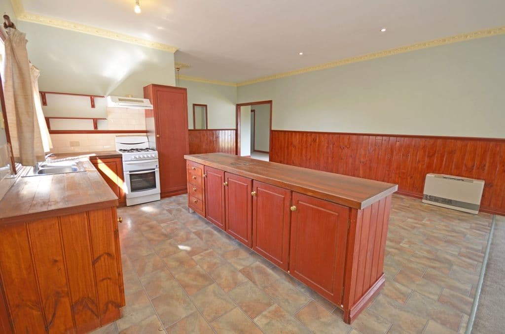 10 Young Street, GOLDEN POINT VIC 3350, Golden Point - Thumbnail 3