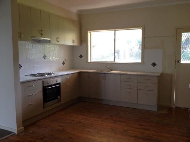 44 Brady Street, CONDOBOLIN NSW 2877, Condobolin - Thumbnail 3