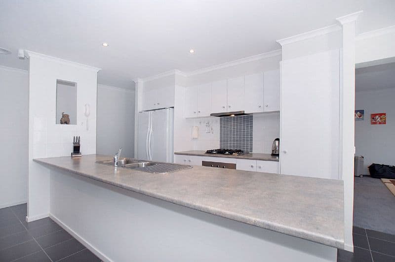 46 Golf Links Road, BERWICK VIC 3806, Berwick - Thumbnail 2