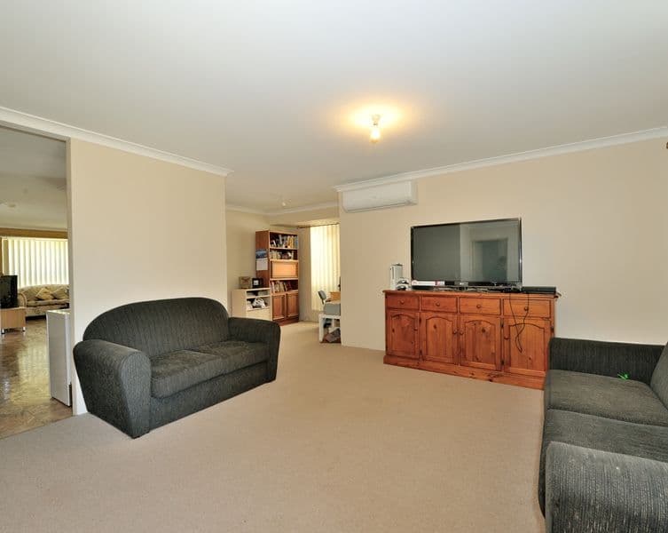 4 Cotton Place, WAIKIKI WA 6169, Waikiki - Thumbnail 2