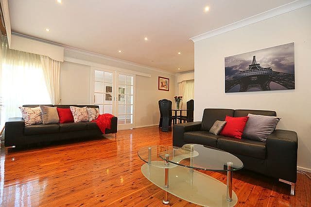 9 Ayres Crescent, GEORGES HALL NSW 2198, Georges Hall - Thumbnail 2