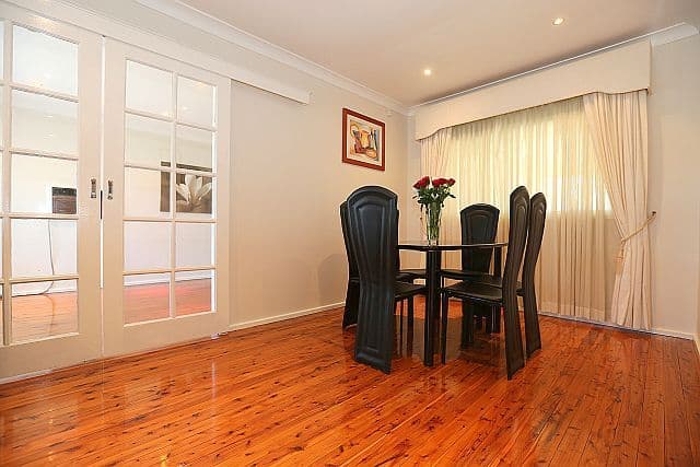 9 Ayres Crescent, GEORGES HALL NSW 2198, Georges Hall - Thumbnail 4
