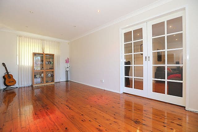 9 Ayres Crescent, GEORGES HALL NSW 2198, Georges Hall - Thumbnail 5