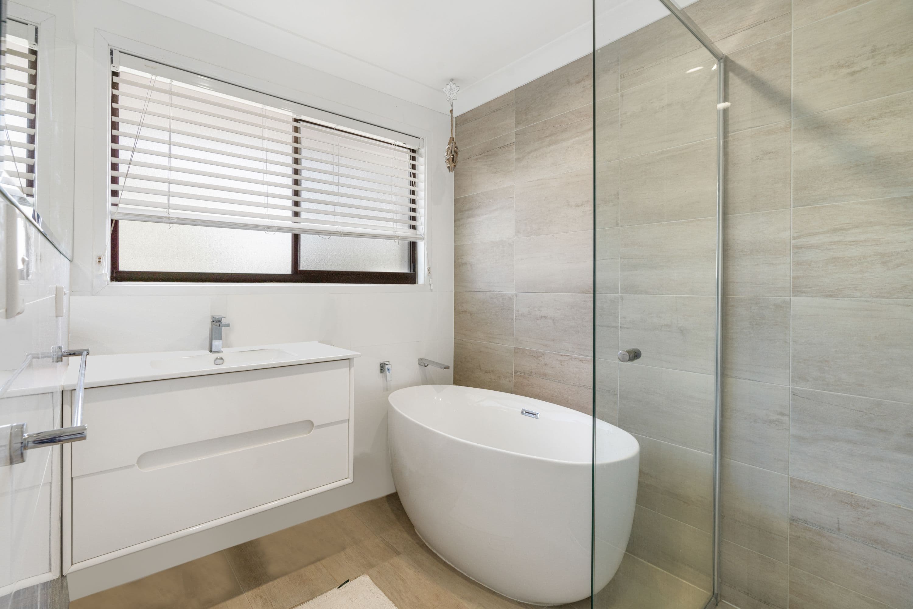 2 Karbunya Street, Mermaid Waters QLD 4218, Mermaid Waters - Thumbnail 8