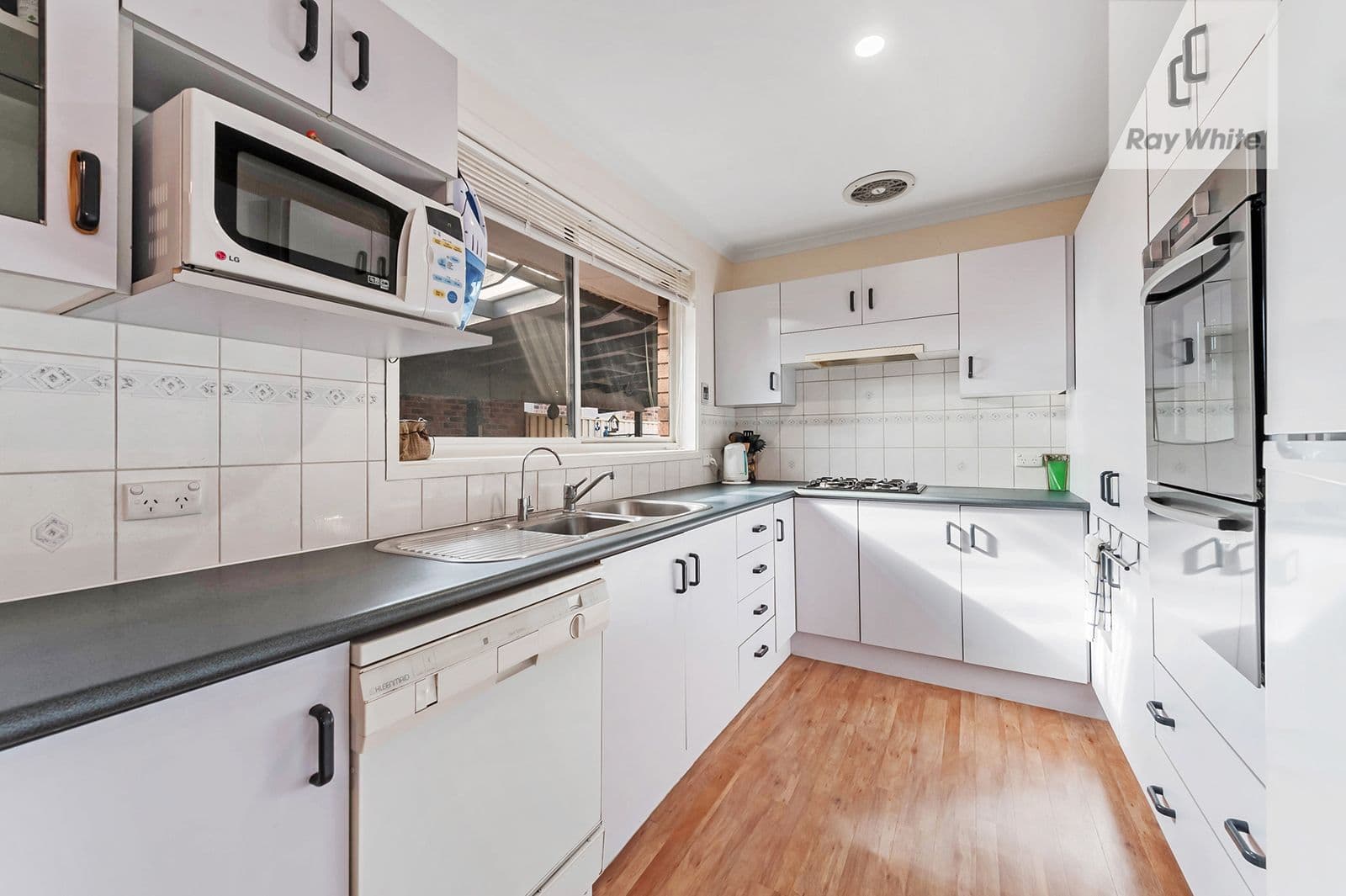 28 Bank Street, Craigieburn VIC 3064, Craigieburn - Thumbnail 5