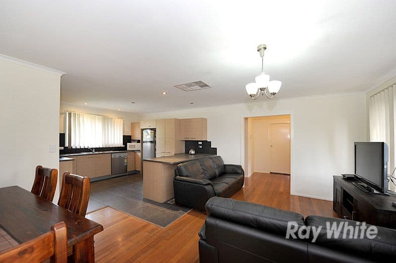 19 Silverton Drive, FERNTREE GULLY VIC 3156, Ferntree Gully - Thumbnail 2