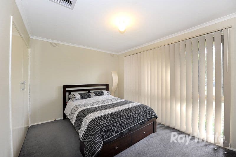 19 Silverton Drive, FERNTREE GULLY VIC 3156, Ferntree Gully - Thumbnail 5