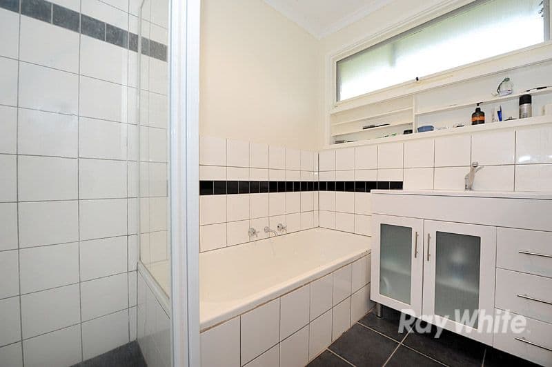 19 Silverton Drive, FERNTREE GULLY VIC 3156, Ferntree Gully - Thumbnail 6