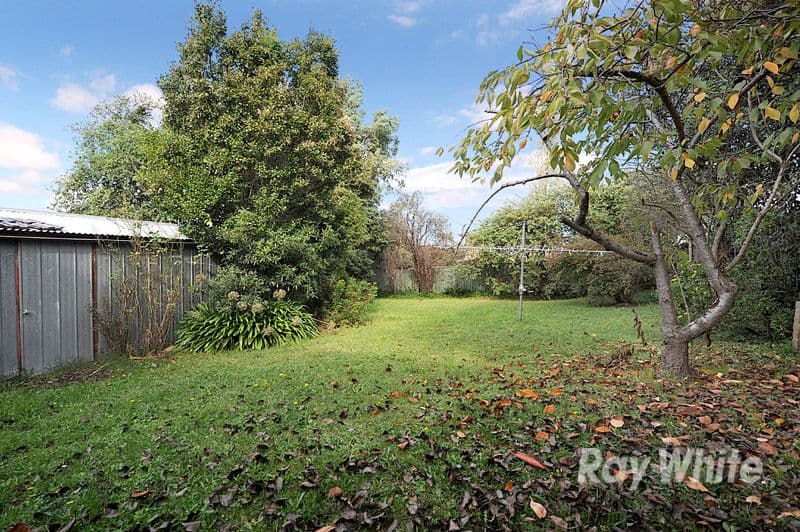 19 Silverton Drive, FERNTREE GULLY VIC 3156, Ferntree Gully - Thumbnail 7