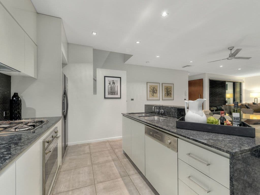 71 Waterline Crescent, Bulimba QLD 4171, Bulimba - Thumbnail 3