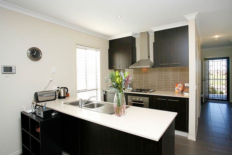 34 Carbine Avenue, TARNEIT VIC 3029, Tarneit - Thumbnail 2