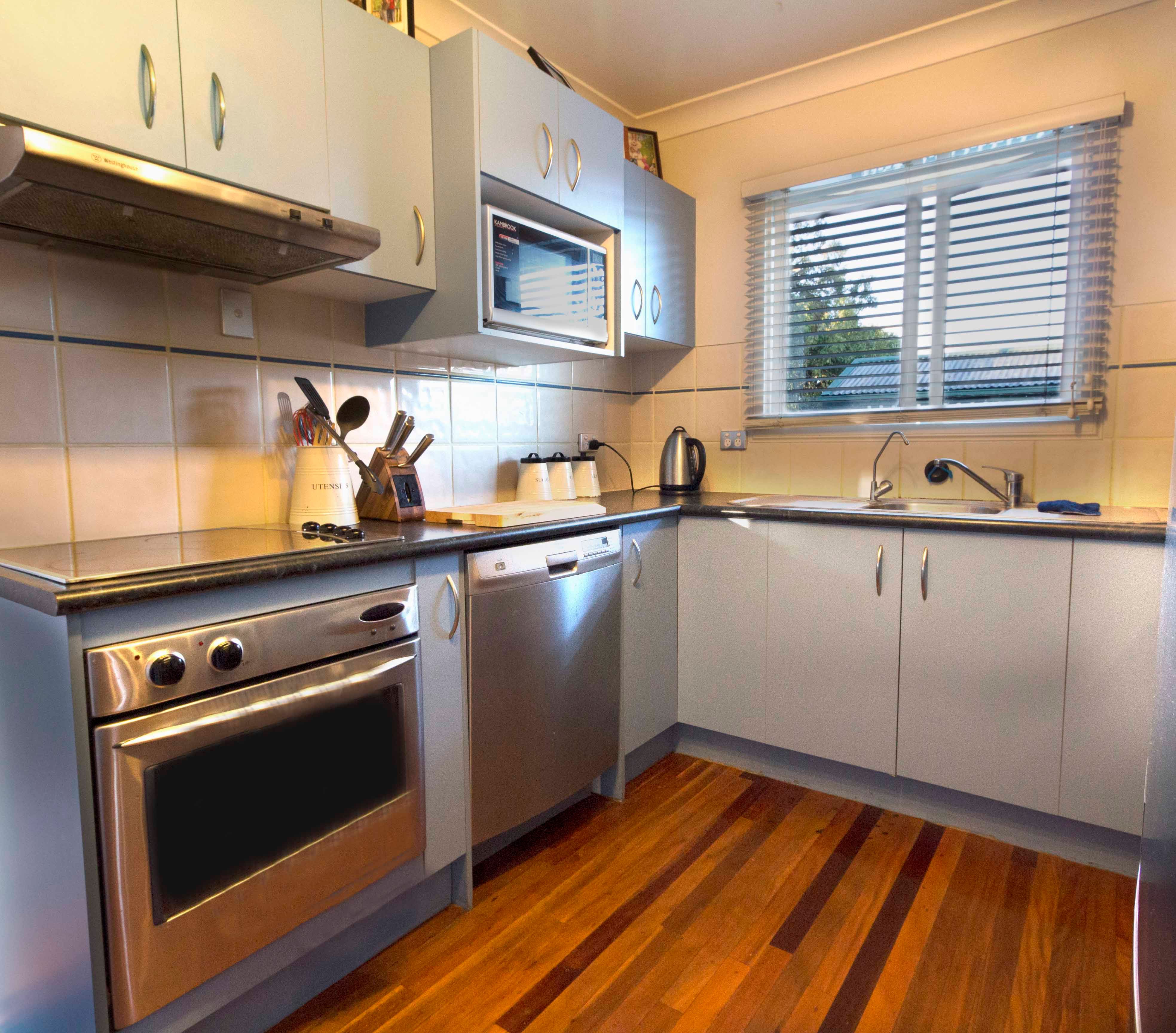 10 Burloo Crescent, Ferny Hills QLD 4055, Ferny Hills - Thumbnail 8