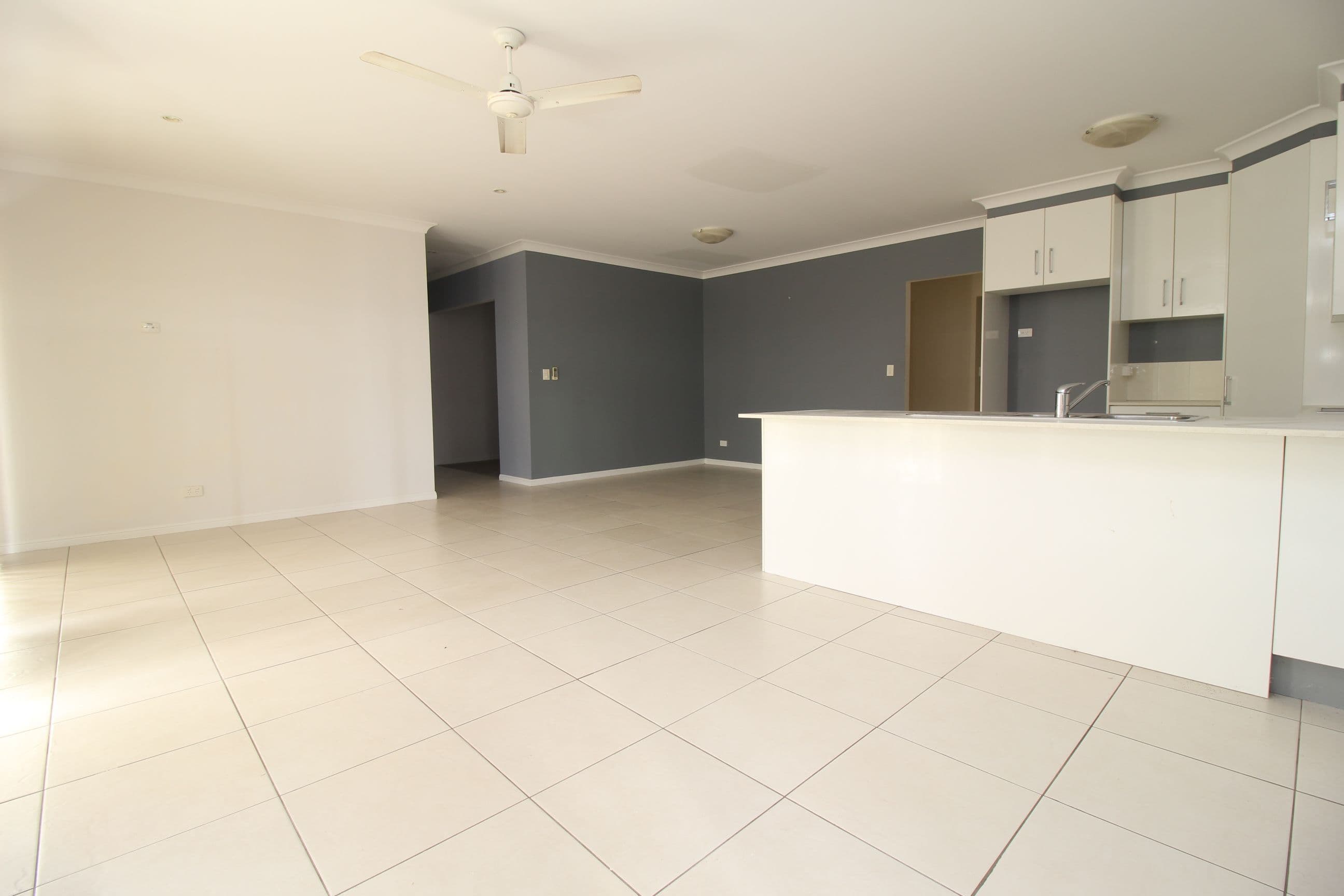 7 Glovar Street, EMERALD QLD 4720, Emerald - Thumbnail 5