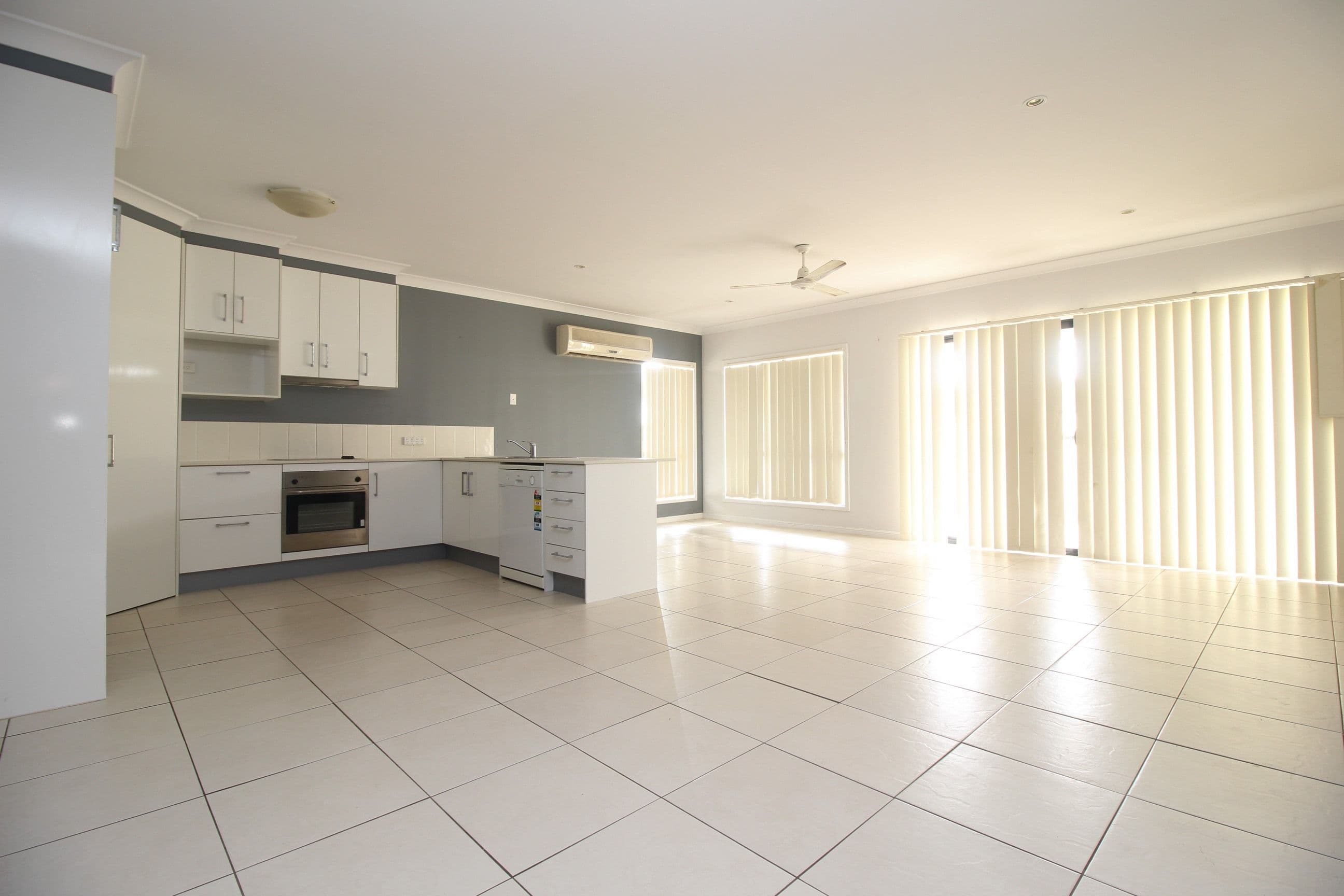 7 Glovar Street, EMERALD QLD 4720, Emerald - Thumbnail 6