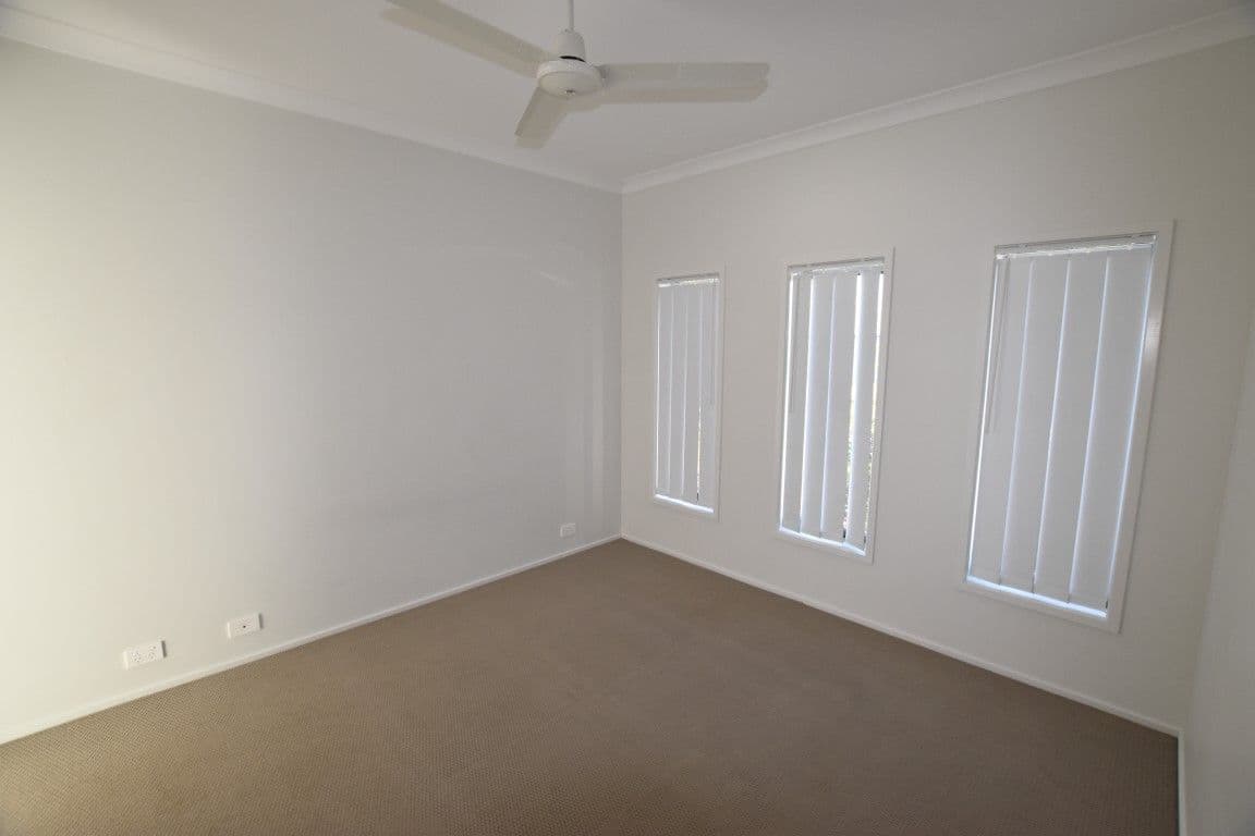 39 Clover Crescent, Boyne Island QLD 4680, Boyne Island - Thumbnail 4