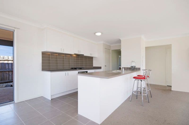 55 Oakwood Crescent, Waurn Ponds VIC 3216, Waurn Ponds - Thumbnail 3