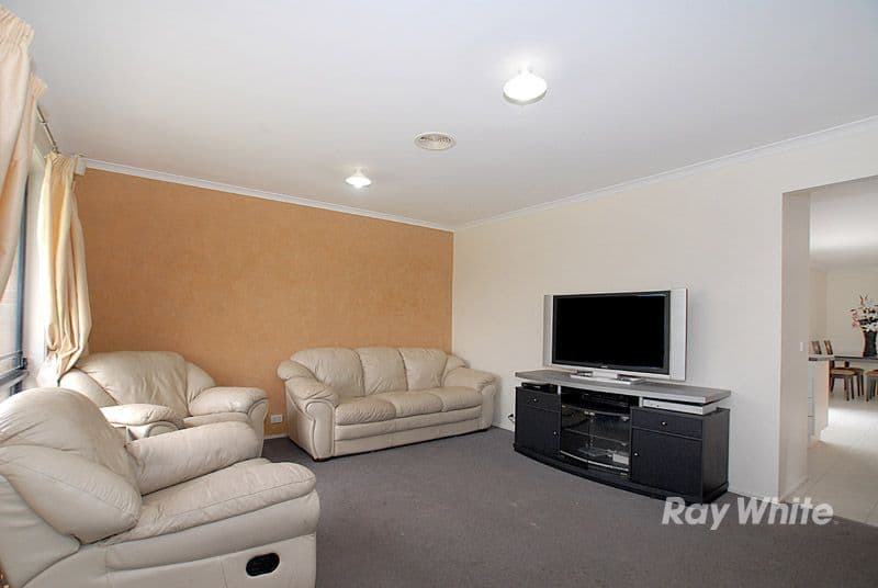 5 Taplan Crescent, CRANBOURNE VIC 3977, Cranbourne West - Thumbnail 5