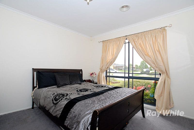 5 Taplan Crescent, CRANBOURNE VIC 3977, Cranbourne West - Thumbnail 7