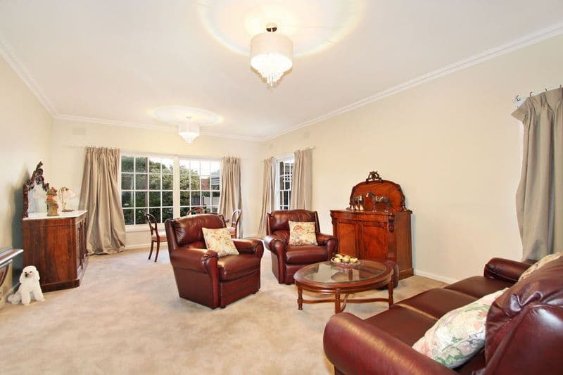 29 Castlewood Street, BENTLEIGH EAST VIC 3165, Bentleigh East - Thumbnail 2