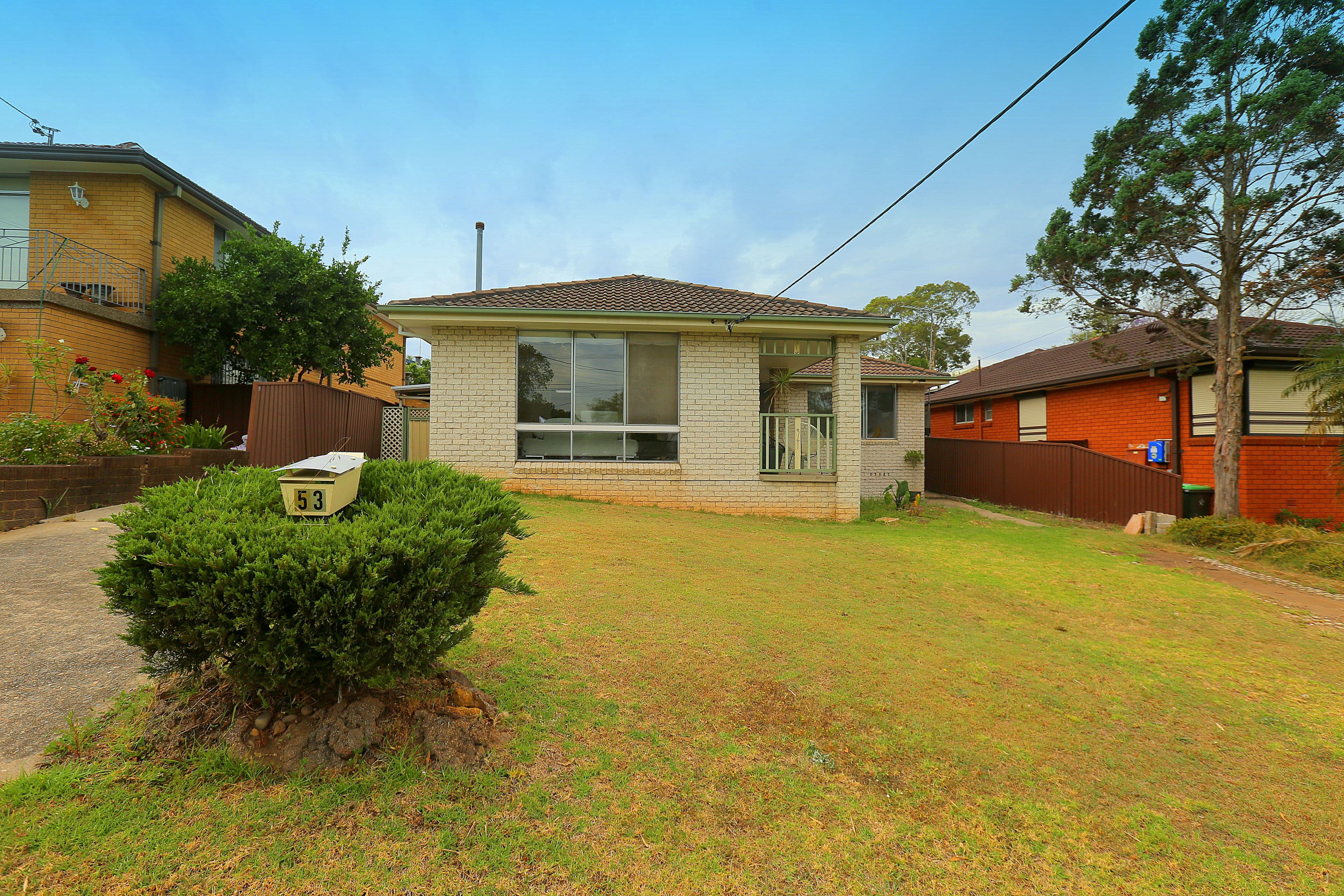 53 Oak Drive, Georges Hall - Thumbnail 2