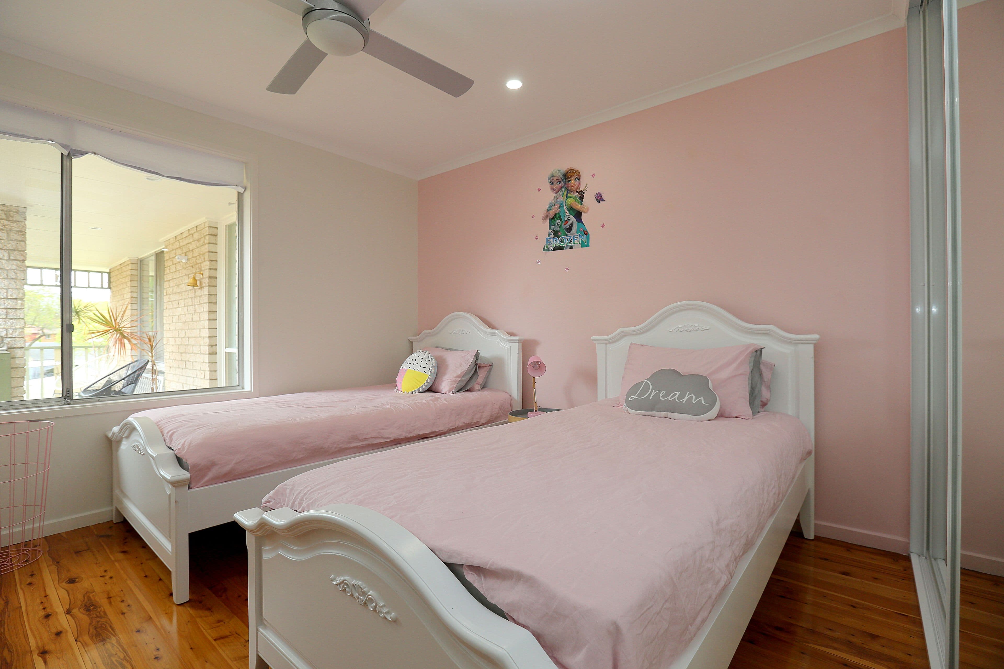 53 Oak Drive, Georges Hall - Thumbnail 7