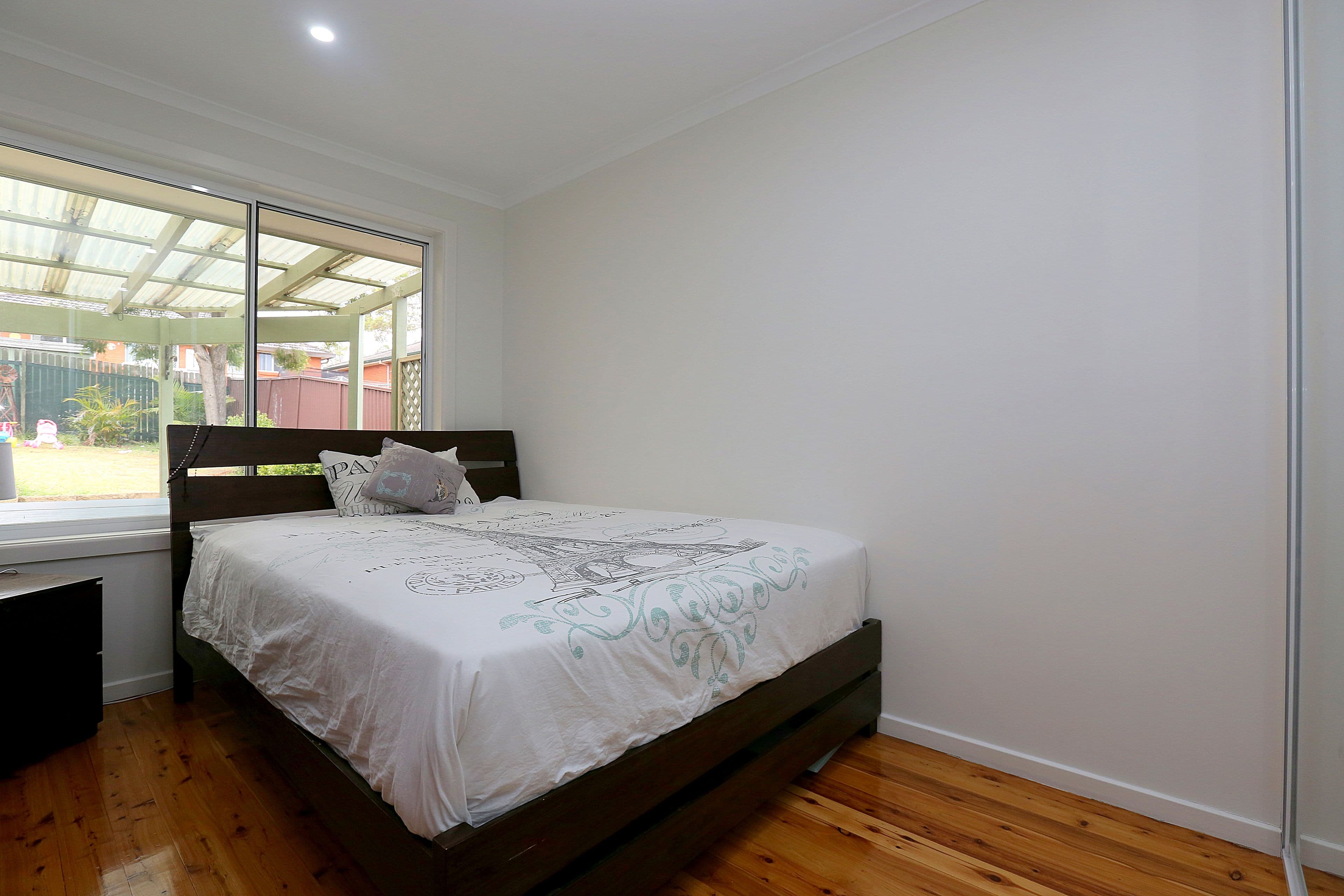 53 Oak Drive, Georges Hall - Thumbnail 8