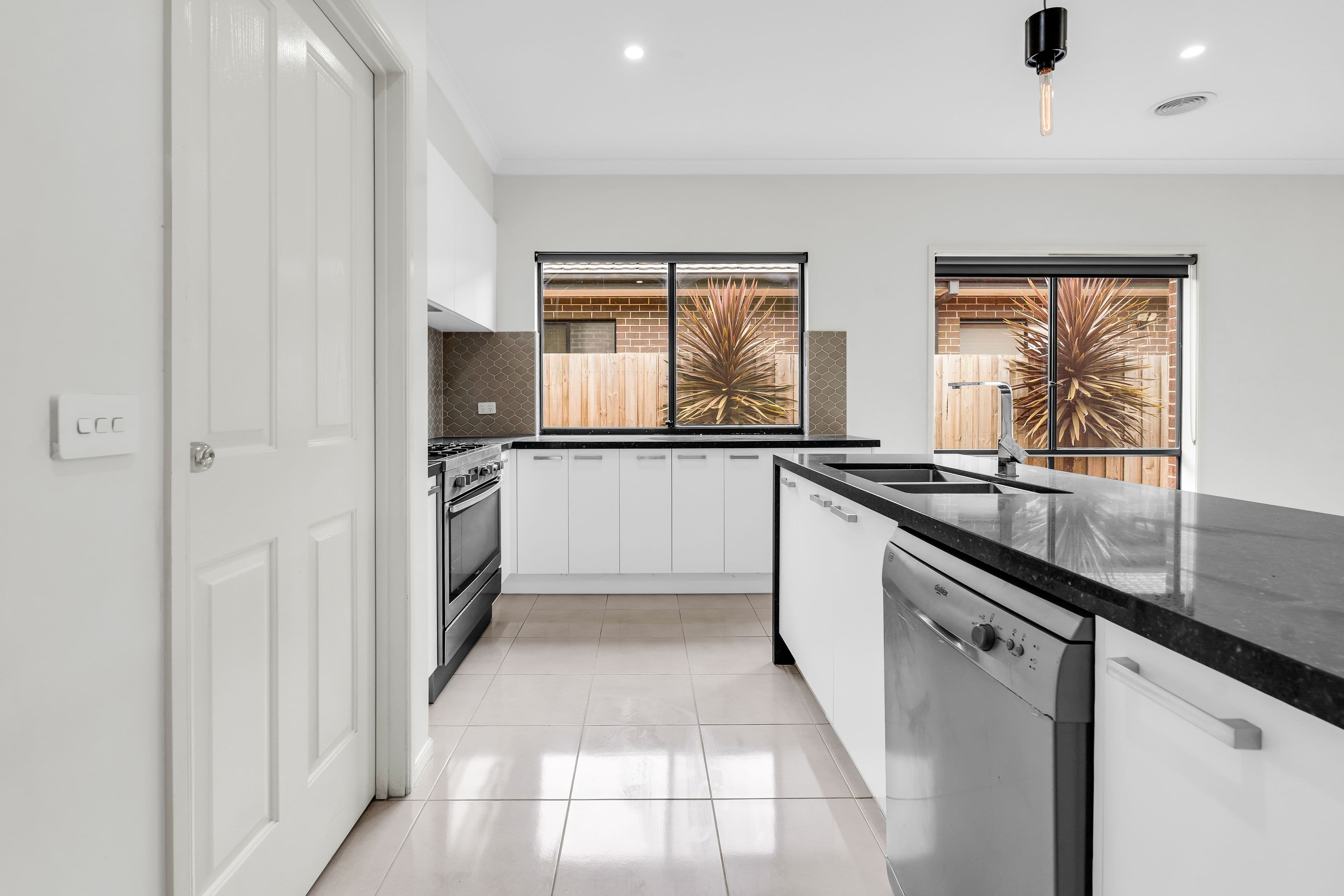 5 Shaw Street, AINTREE VIC 3336, Aintree - Thumbnail 4
